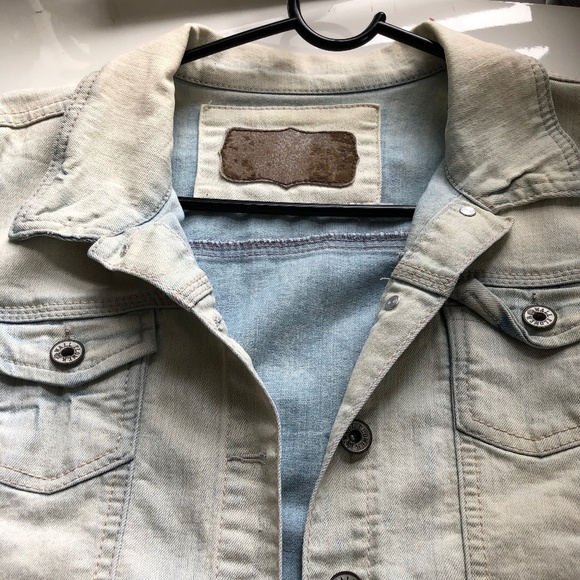 Cropped Jean Jacket, Light Blue, Small - Picture 3 of 6